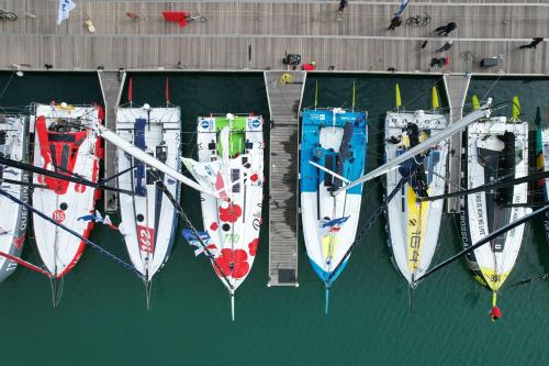 Le Class40 au ponton de Port Olonna